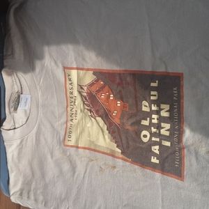 T shirt yellow stone